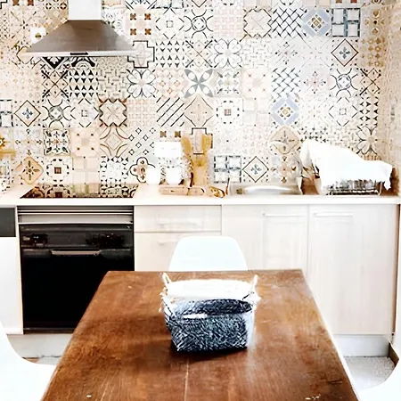 Charming House In + View Nyaraló