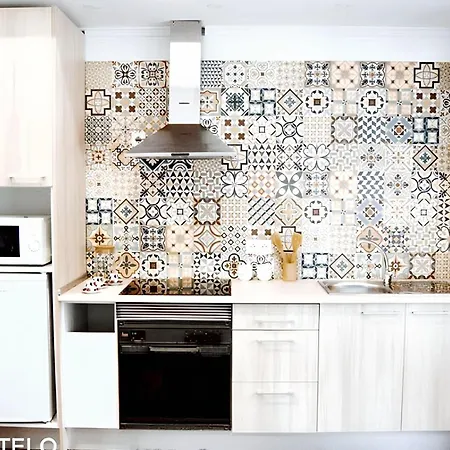 بيت للعطل Charming House In + View *
