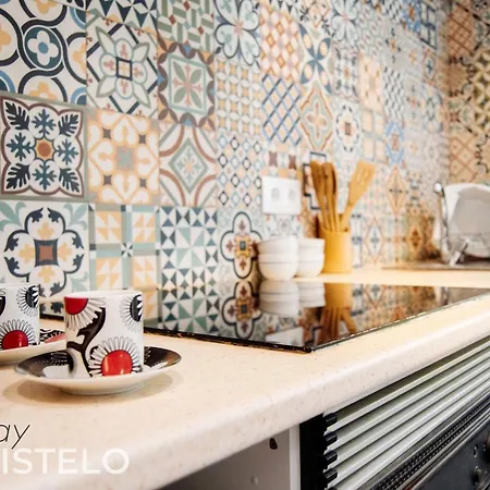 Charming House In + View سيستلو