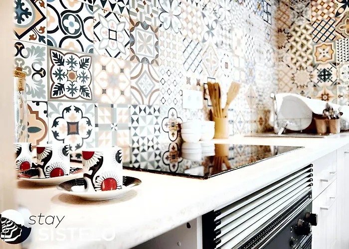 Dom wakacyjny Charming House In + View